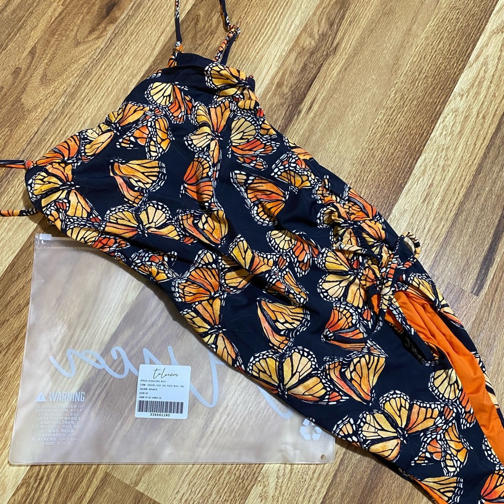 Alessandra Midi + one piece-monarch